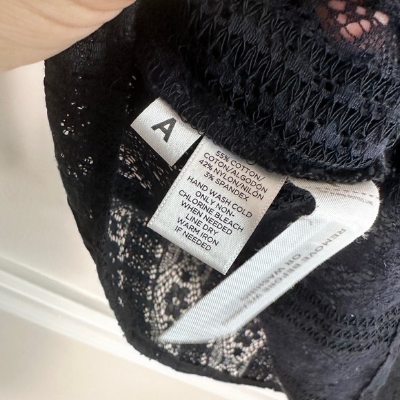 3/$20💥 Loft Sheer Floral Lace Sleeveless Camisole Tank Top Navy Blue - Picture 6 of 14